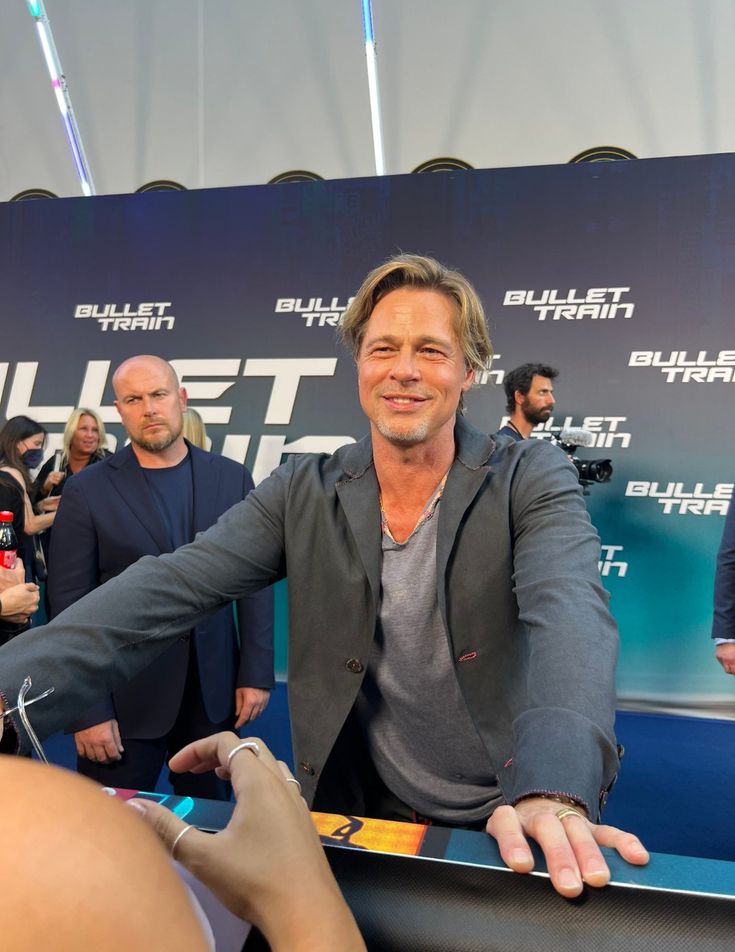 Bradley Pitt behind the scenes of Bullet Train