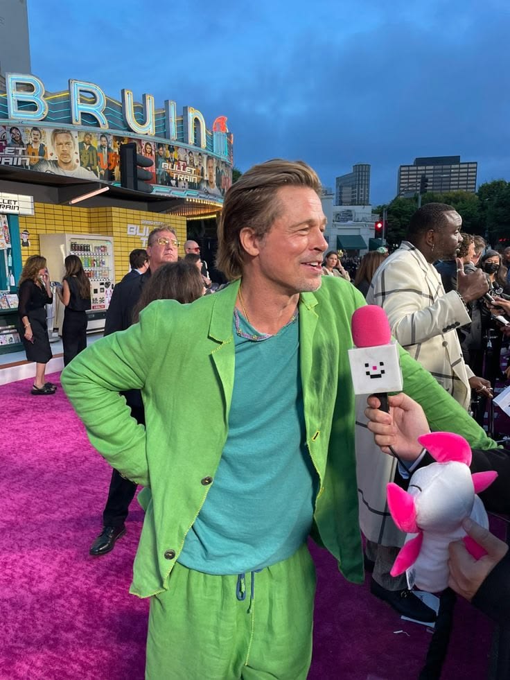 Bradley Pitt festival arrival